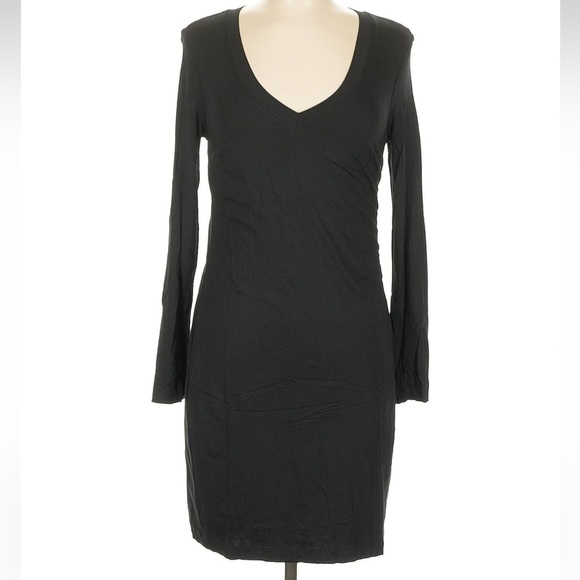 Trina Turk Classic Stretchy Black V-Neck Bell Sleeve Bodycon Dress Size Medium M - Picture 1 of 8